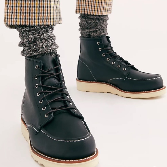 Redwing Shoes - Redwing Classic Moc 6” Womens